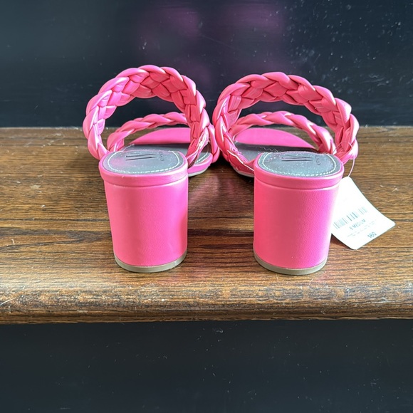 Never worn with Tag - Picture 3 of 6